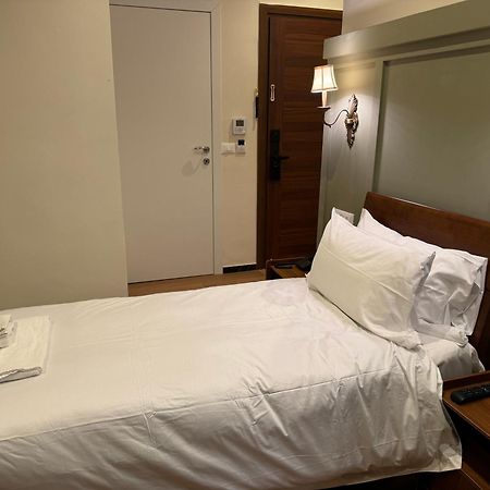 Modi Hotel Ливорно Экстерьер фото