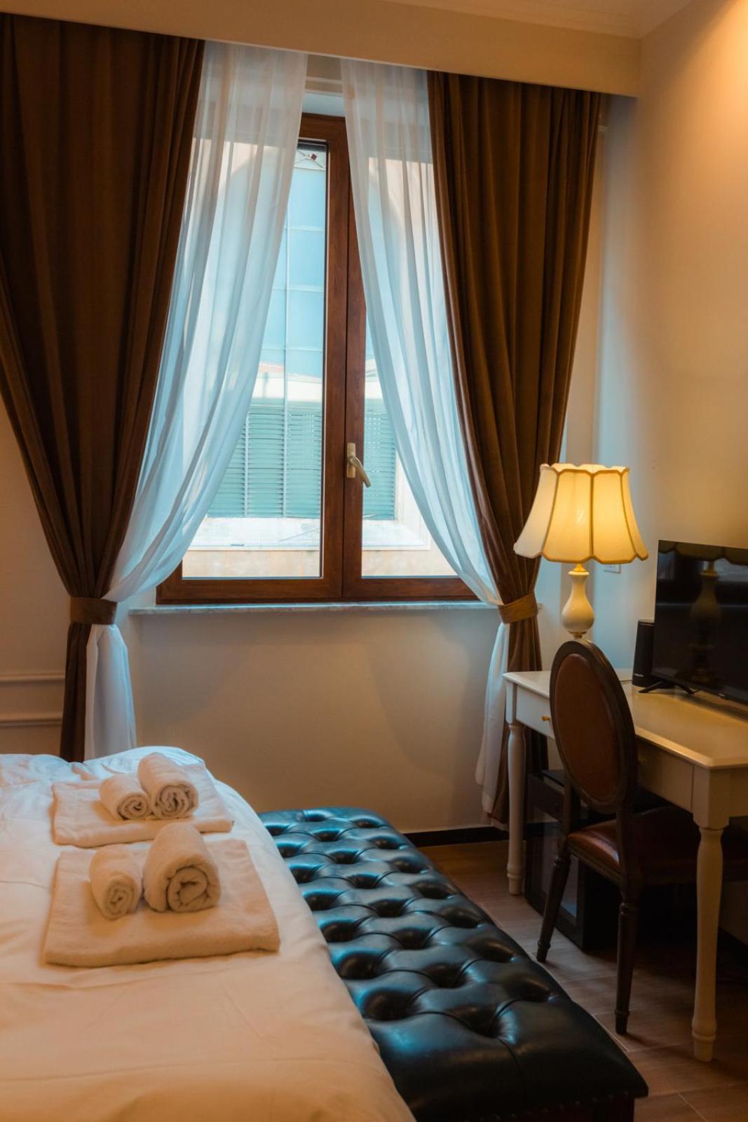 Modi Hotel Ливорно Экстерьер фото