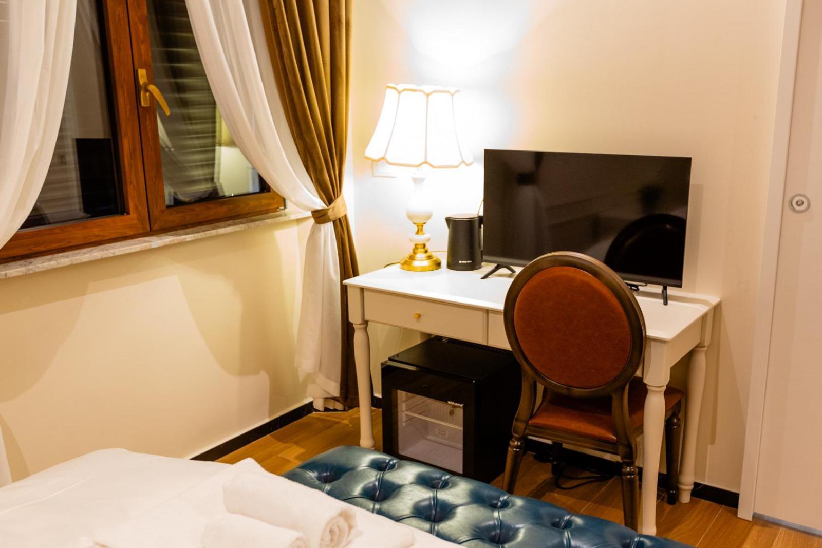 Modi Hotel Ливорно Экстерьер фото