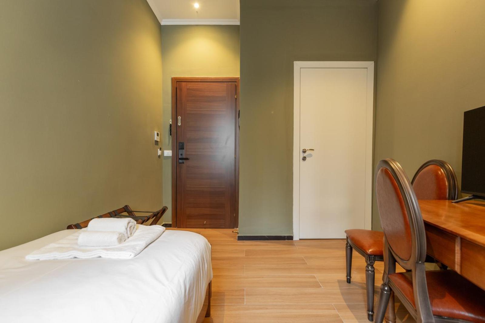 Modi Hotel Ливорно Экстерьер фото