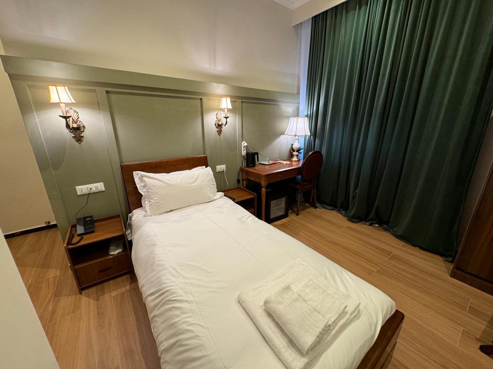 Modi Hotel Ливорно Экстерьер фото